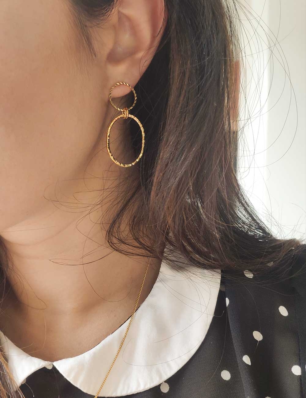 Boucles d'oreilles deux cercles martelés et gravés
