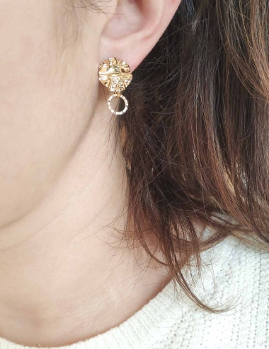 Boucles d'oreilles froissée avec une papille gravée