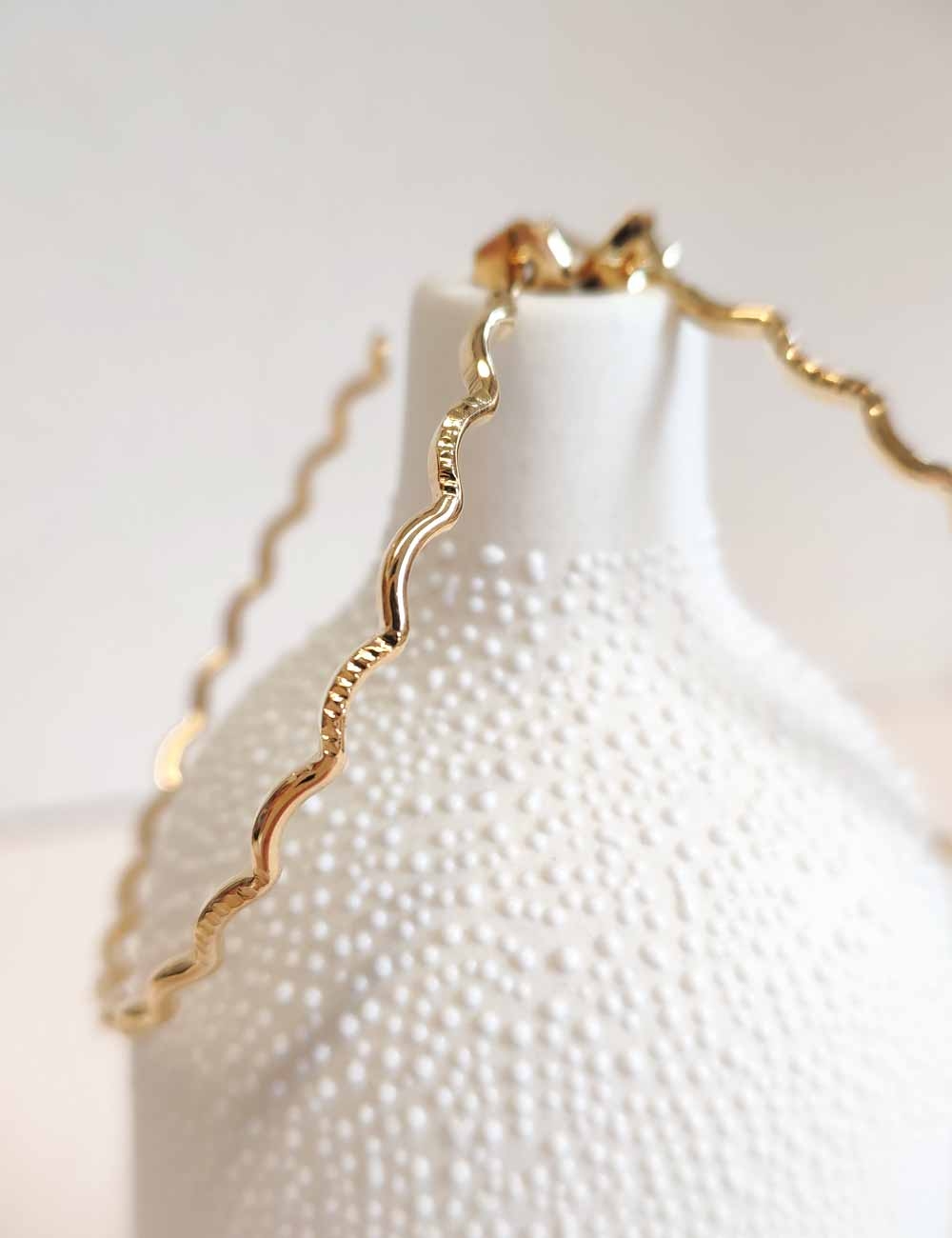Créoles ondulés façon vagues dorées à l'or fin