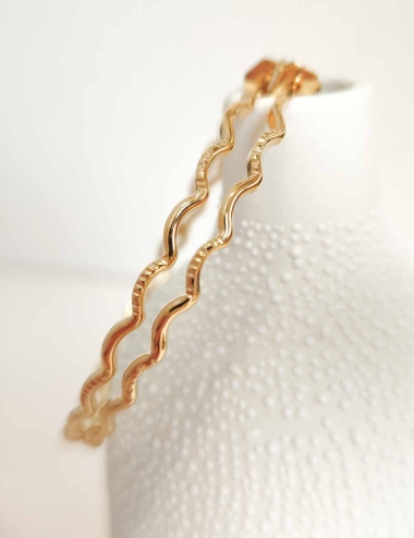Créoles ondulés façon vagues dorées à l'or fin