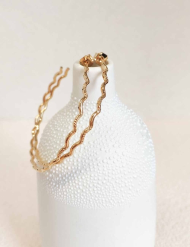 Créoles ondulés façon vagues dorées à l'or fin