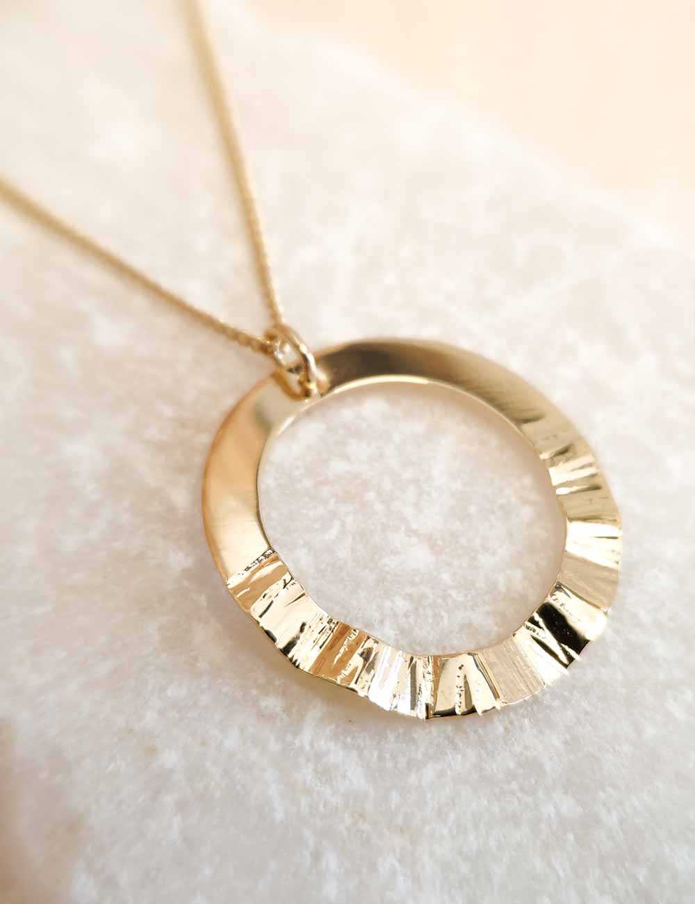 Collier Baza